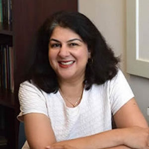 Shilpa Davé Headshot