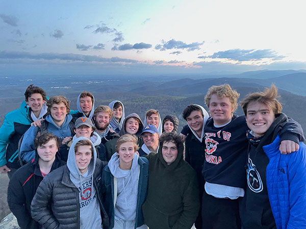 2021 Pledge Class hiking Humpack Mountain