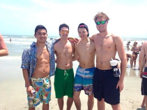 Brothers Tecson (Lamba ‘14), Rappaport (Mu ‘15), Price (Nu ‘16) and Pruitt (Xi ‘17) on beach