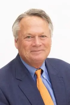 Daniel Smythe headshot